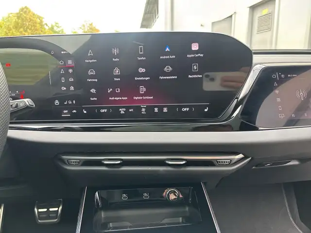 Audi A6 view 12