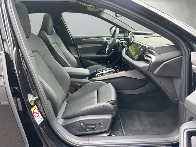 Audi A6 view 14