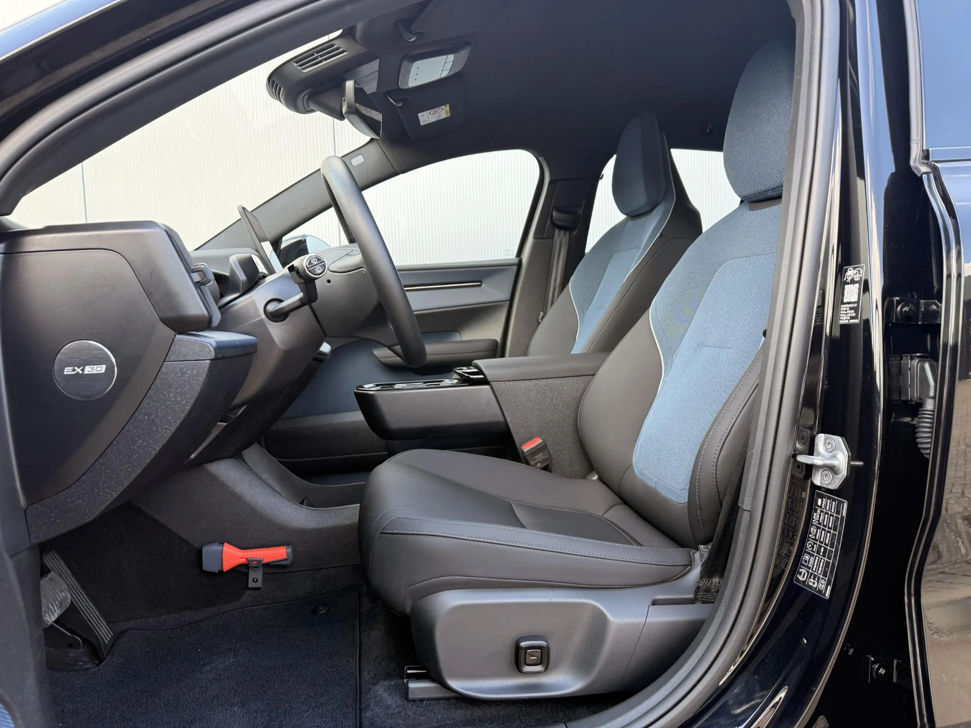 Volvo EX30 Single Motor Extended Range Plus 69 kWh | Verwarmb — photo 9