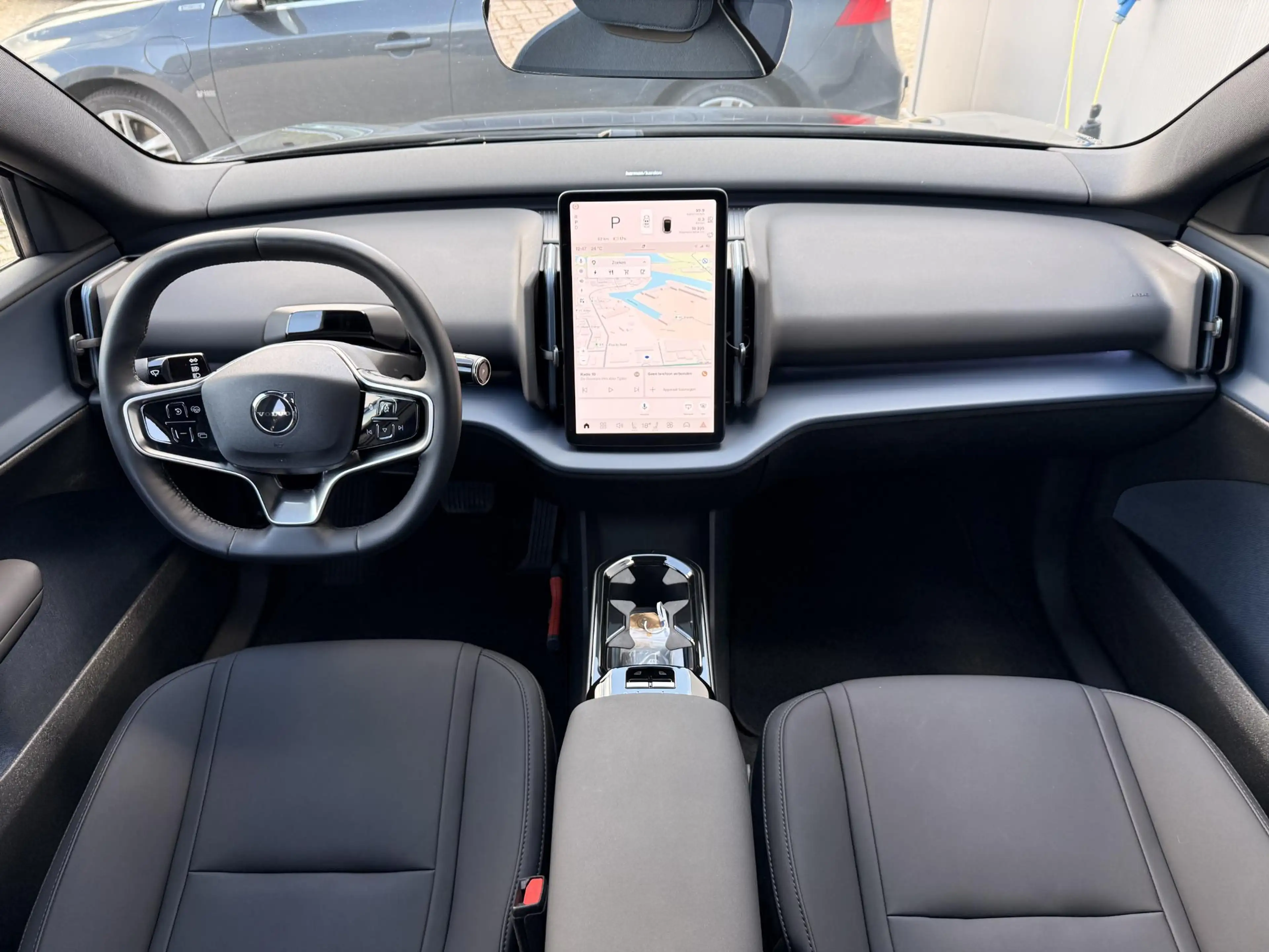 Volvo EX30 Single Motor Extended Range Plus 69 kWh | Verwarmb — photo 3