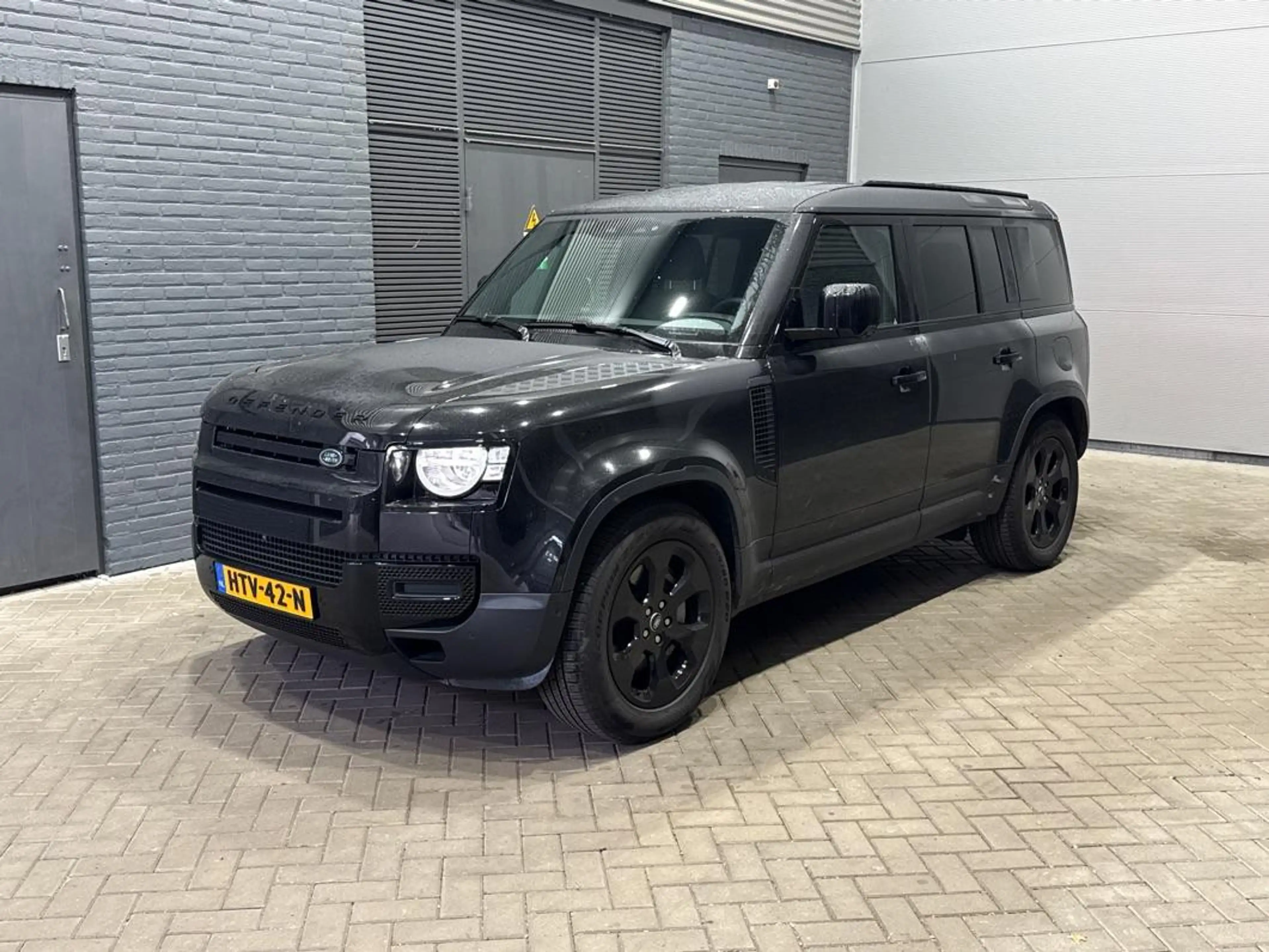 Land Rover Defender 110 2.0 P300e S | Luchtvering | 360° Camera | Trek — photo 4