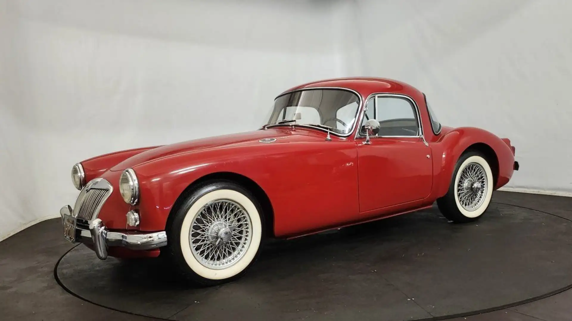 MG MGA A 1600 coupe Rouge - 2