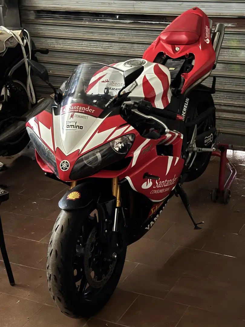 Yamaha YZF-R1 - 1