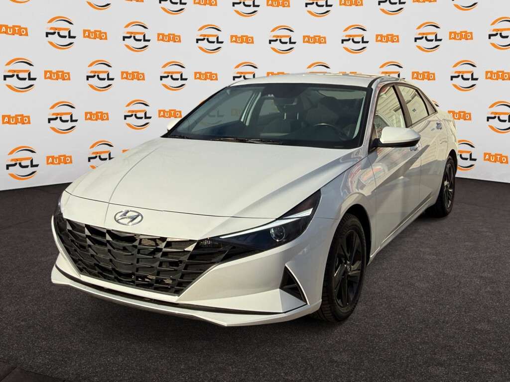 2023 Hyundai Elantra Preferred IVT — снимка 1
