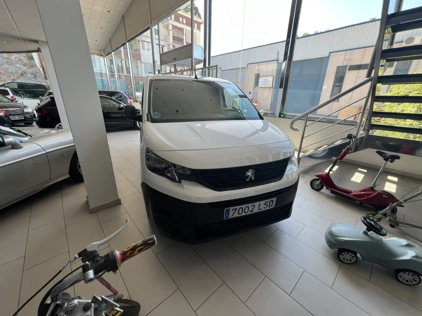 Peugeot Partner 1.5BlueHDI S&S Grip Standard 1000kg 75 Blanco - 1