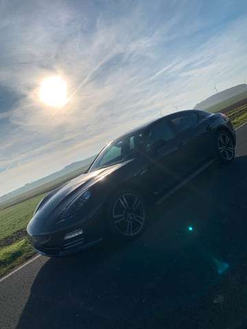 Imagine Porsche Panamera 4 BOSE LUFT Schiebedach 20" Approved