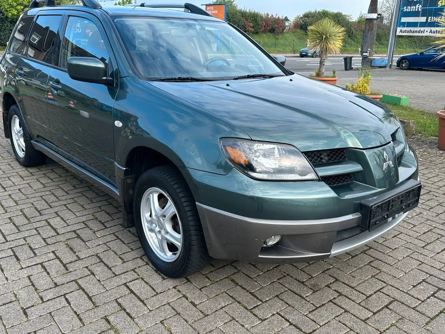 Mitsubishi Outlander 2.4 Intense *GAS LPG) Verde - 2