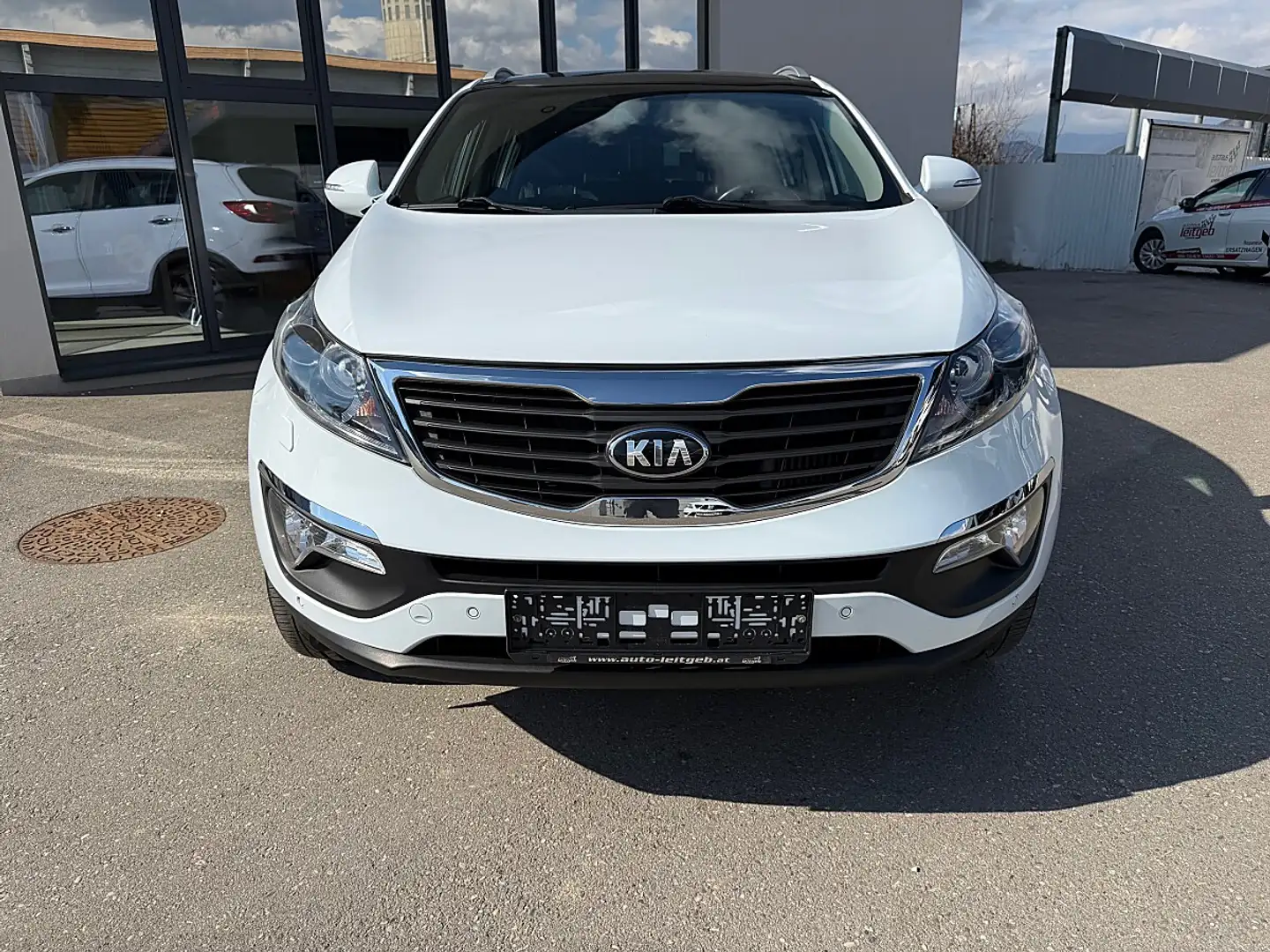 Kia Sportage Active Pro 2,0 CRDi 4WD DPF Weiß - 1