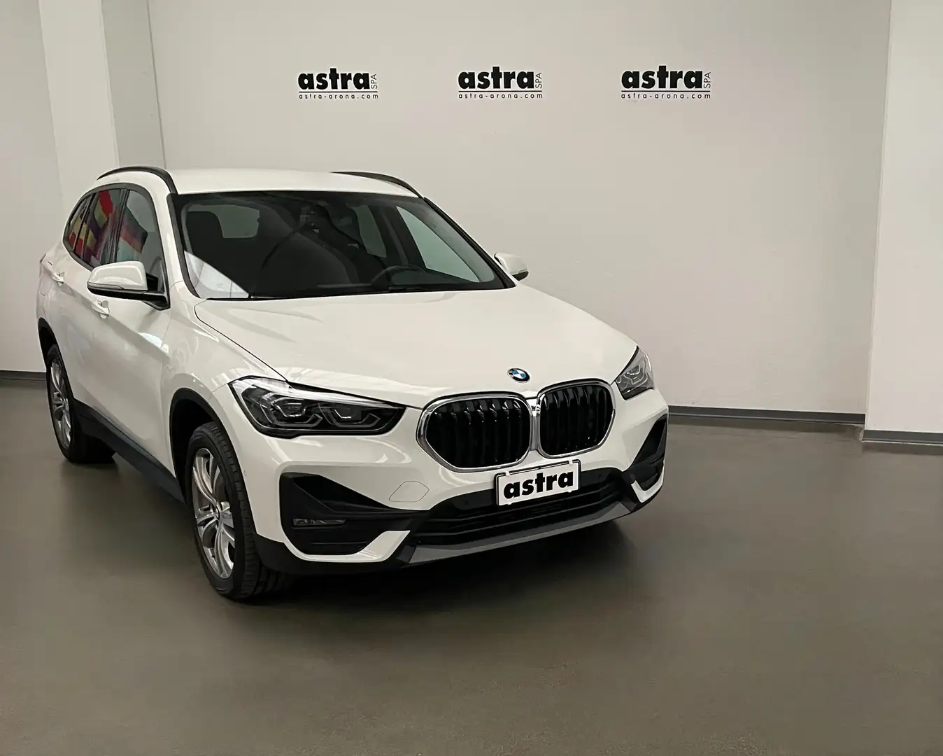 BMW X1 sdrive18d Business Advantage auto Blanc - 1