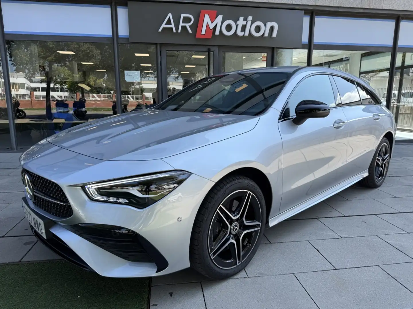 Mercedes-Benz MERCEDES-BENZ Clase CLA Familiar  Automático de 5 Plateado - 1