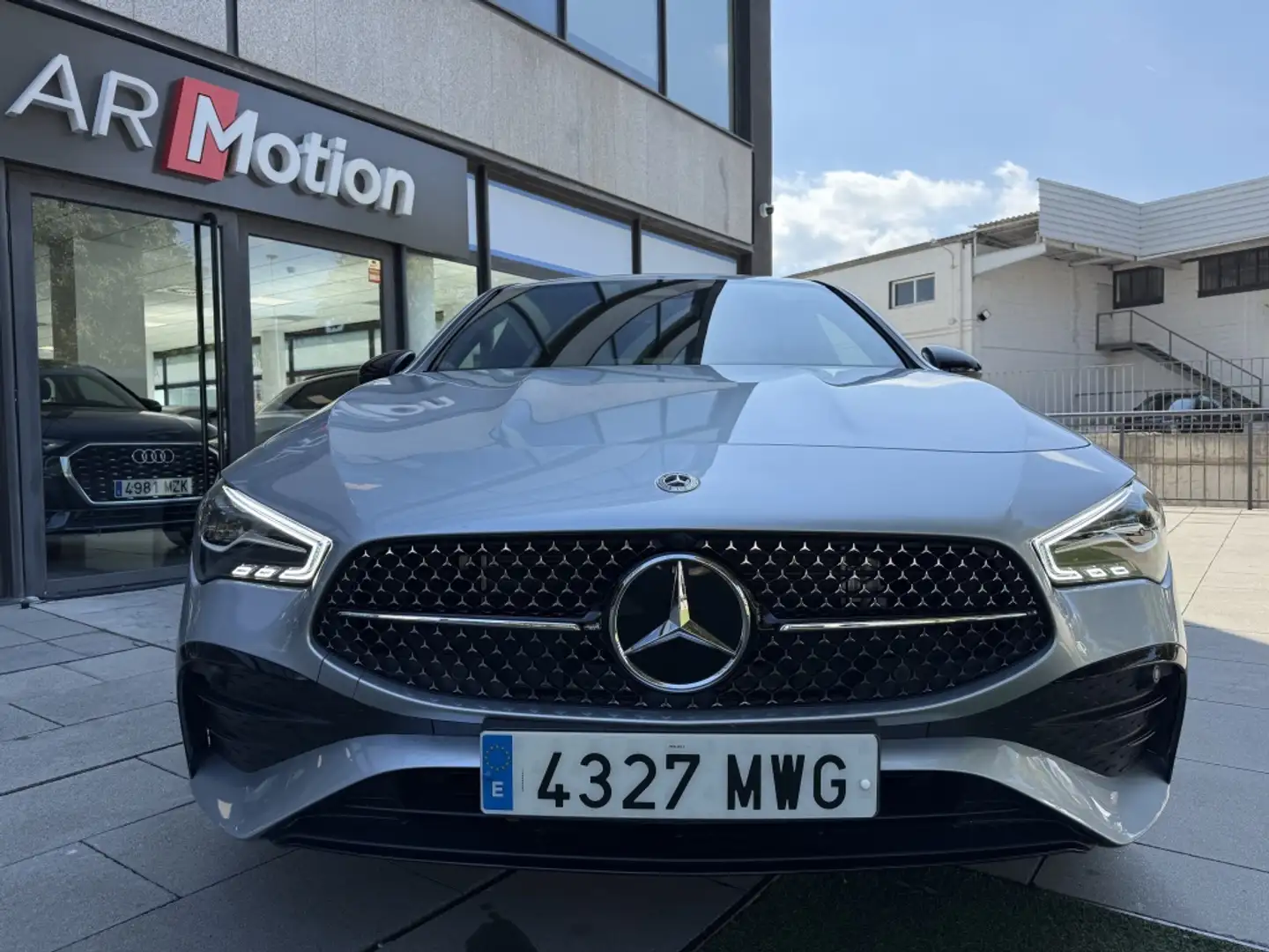 Mercedes-Benz MERCEDES-BENZ Clase CLA Familiar  Automático de 5 Plateado - 2