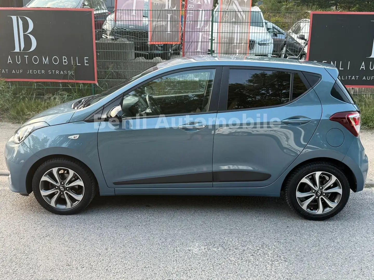 Hyundai i10 Passion +/TMP/SHZ/PDC/KLIMAAUTOM/SCHKHFT Blau - 2