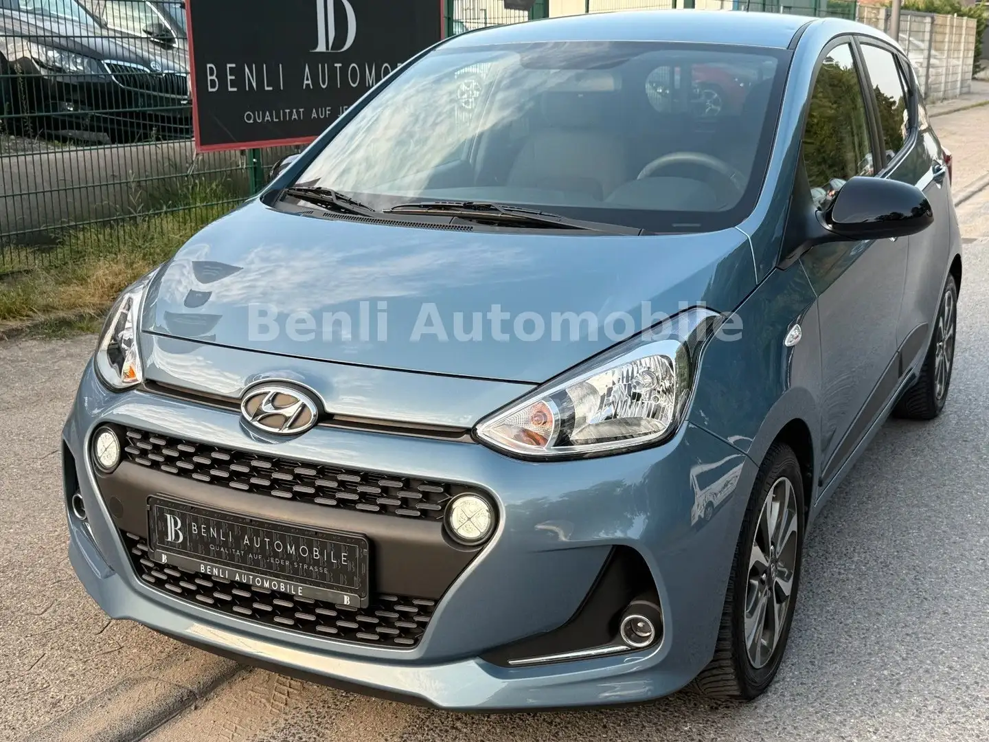 Hyundai i10 Passion +/TMP/SHZ/PDC/KLIMAAUTOM/SCHKHFT Blau - 1