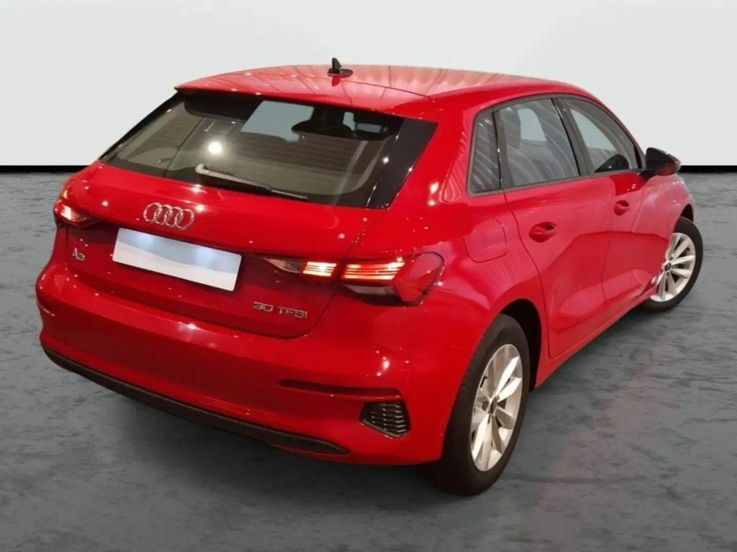 Audi A3 Sedán 30 TFSI Black Line S tronic 85kW Rojo - 2