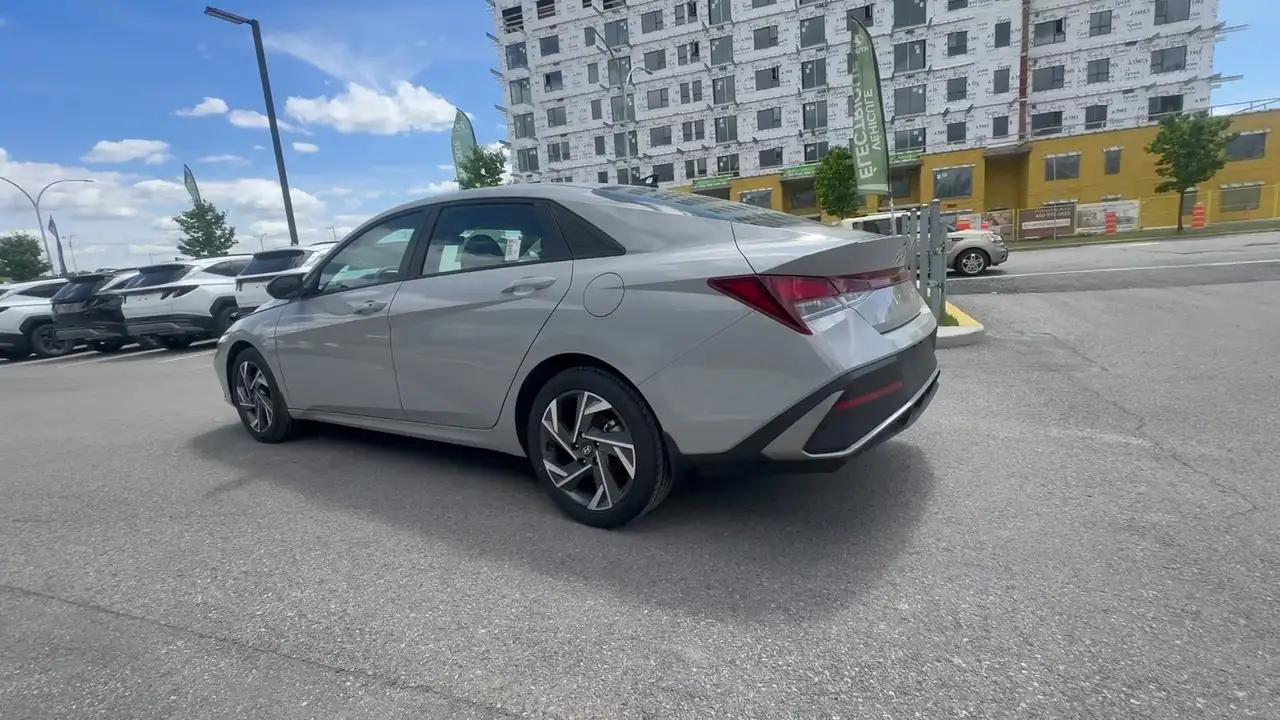 Hyundai ELANTRA снимка Hyundai ELANTRA