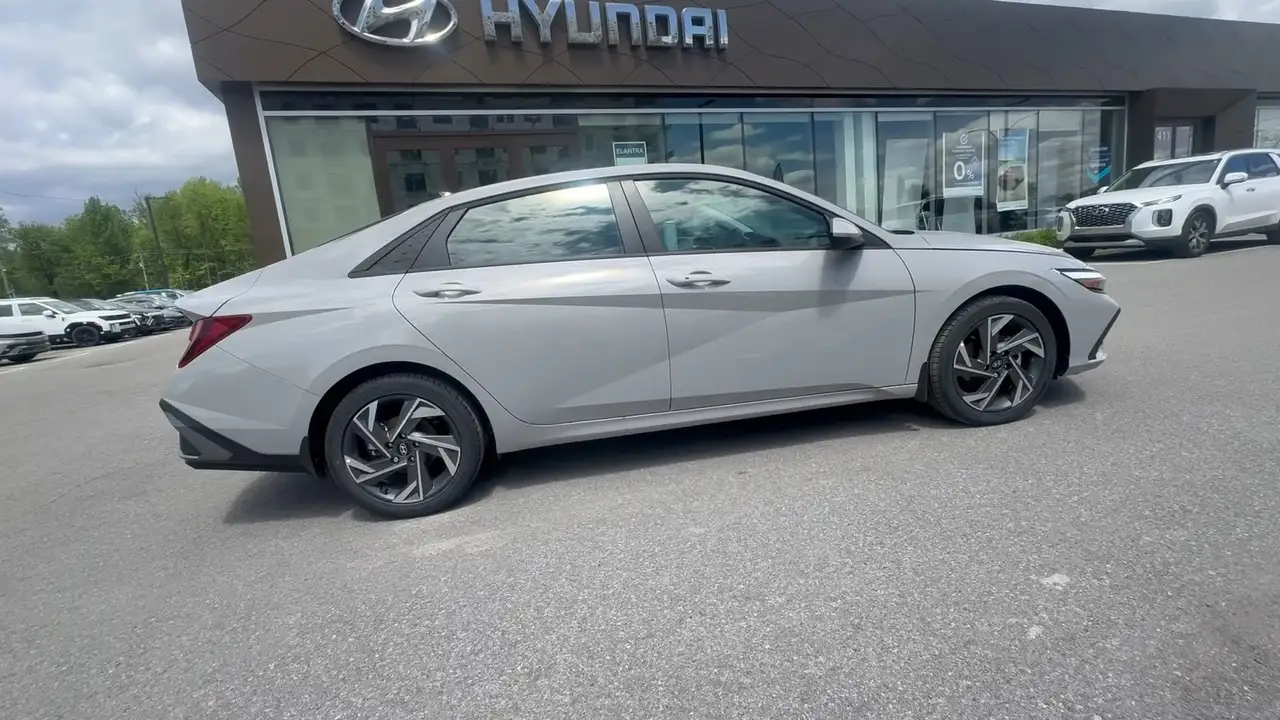 Hyundai ELANTRA снимка Hyundai ELANTRA