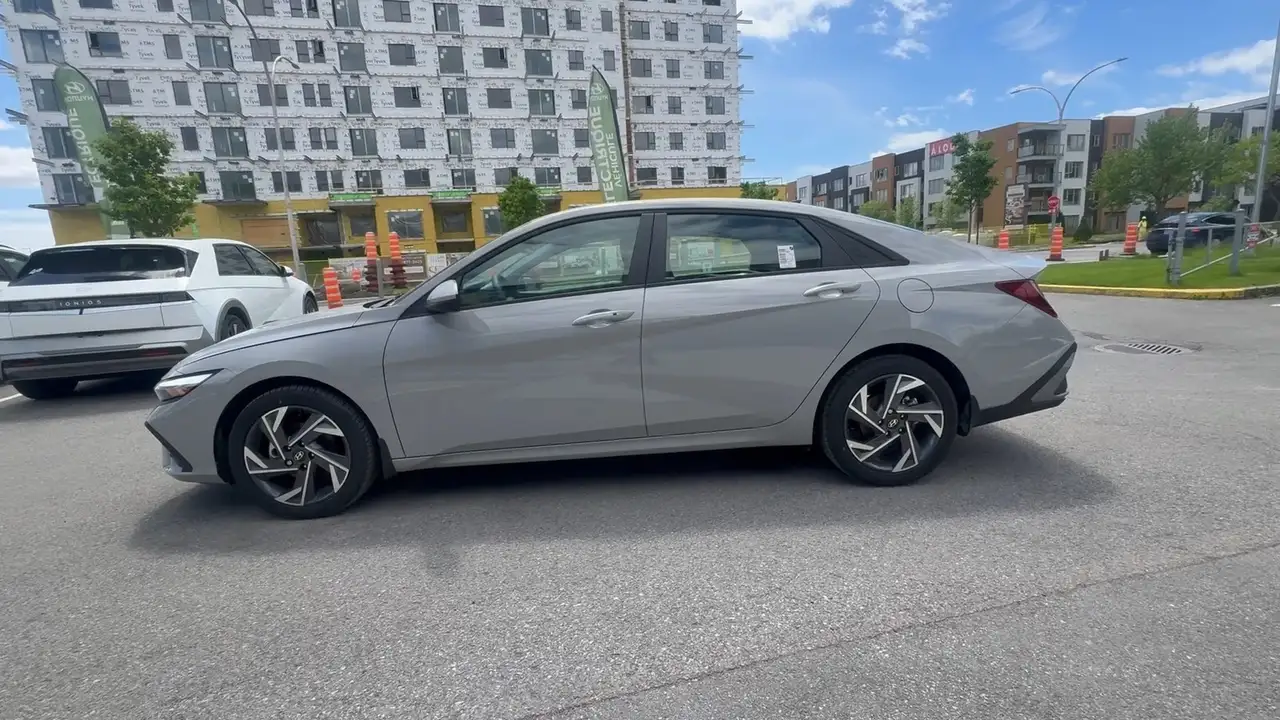 Hyundai ELANTRA снимка Hyundai ELANTRA
