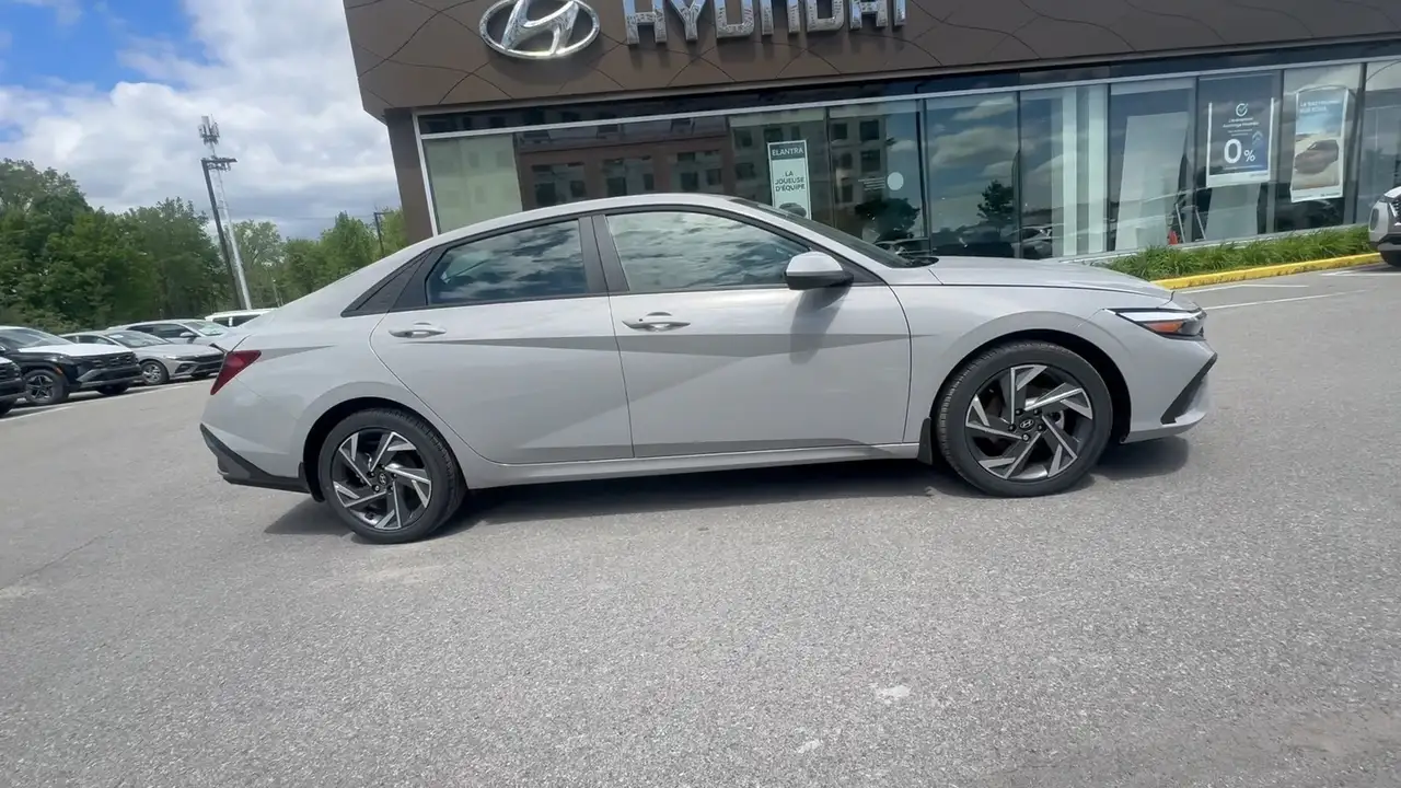 Hyundai ELANTRA снимка Hyundai ELANTRA