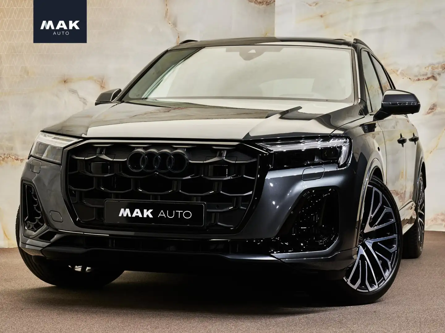Audi Q7 55 TFSI e Quattro Pro Line S, 22", pano, 4W-best, Grijs - 1
