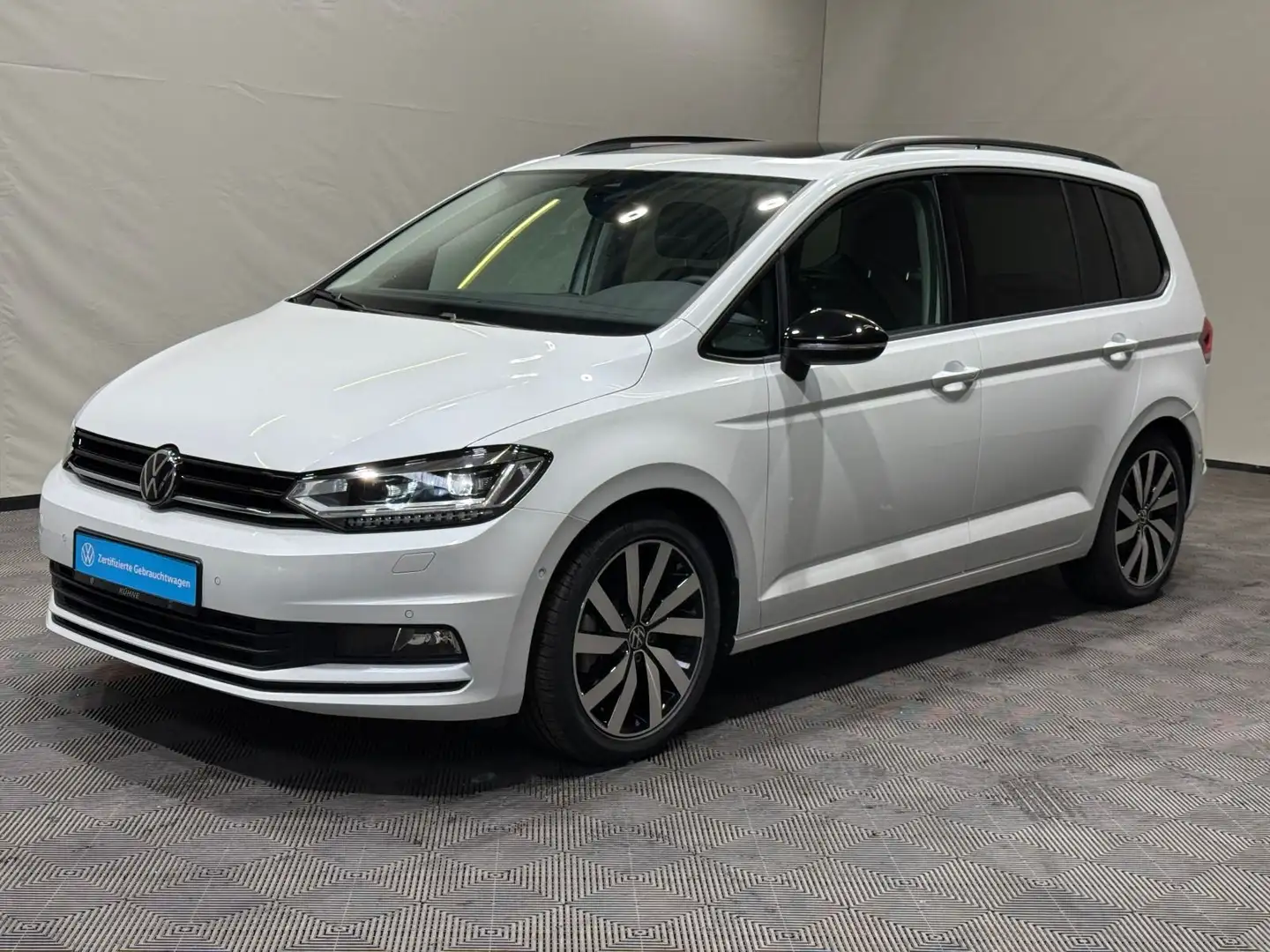 Volkswagen Touran Highline 2.0 TDI DSG Black Style | PANO Weiß - 2