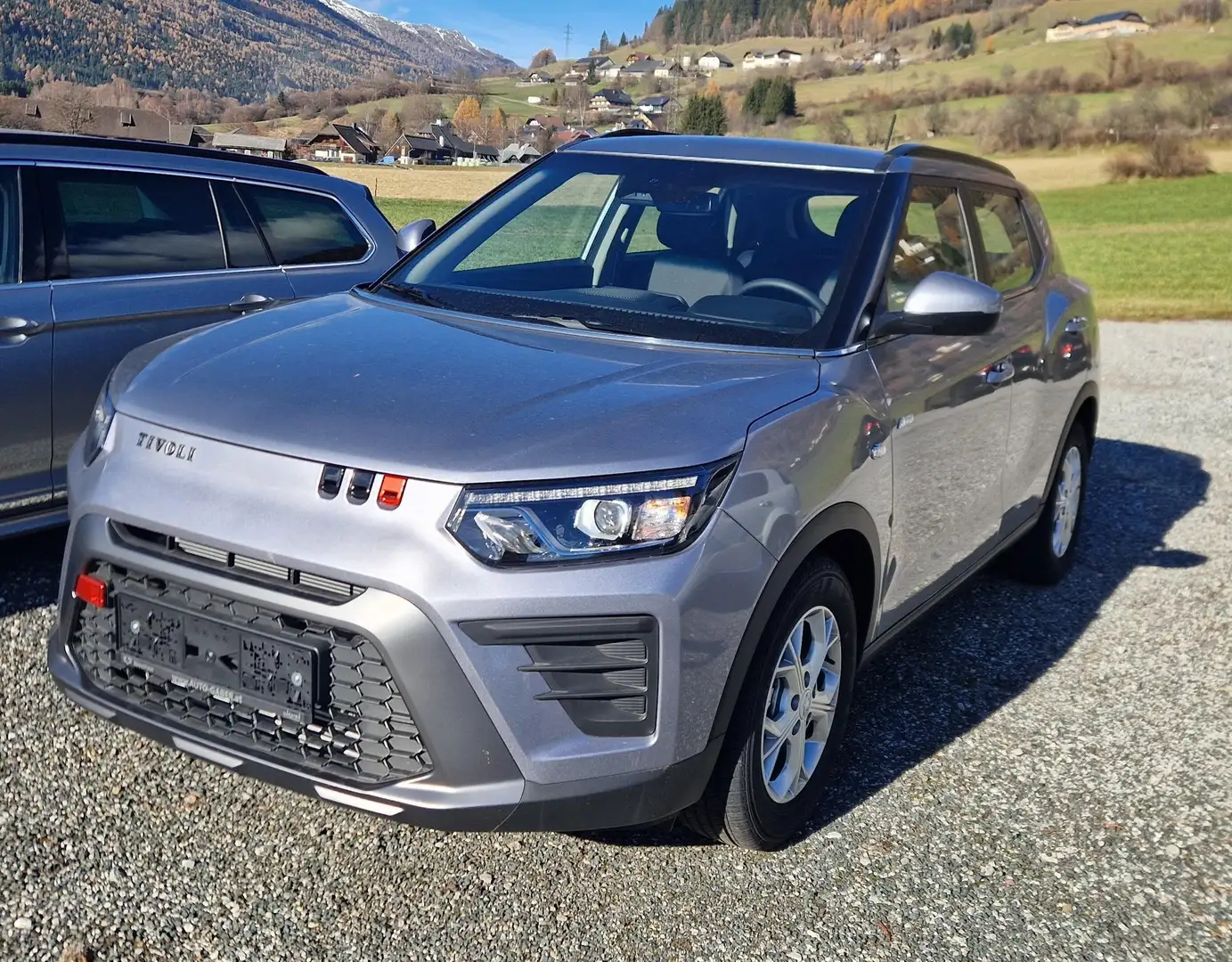 KGM Tivoli My25 Style Grau - 1