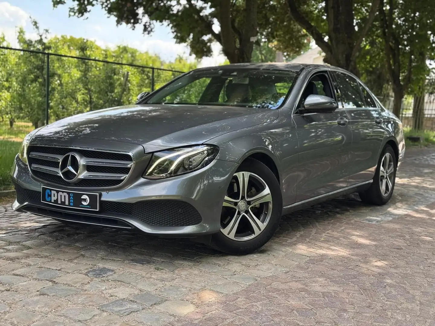 Mercedes-Benz E 200 d * FULL HISTORIEK * 1ST EIG * FULL COCKPIT * CAM Grijs - 1