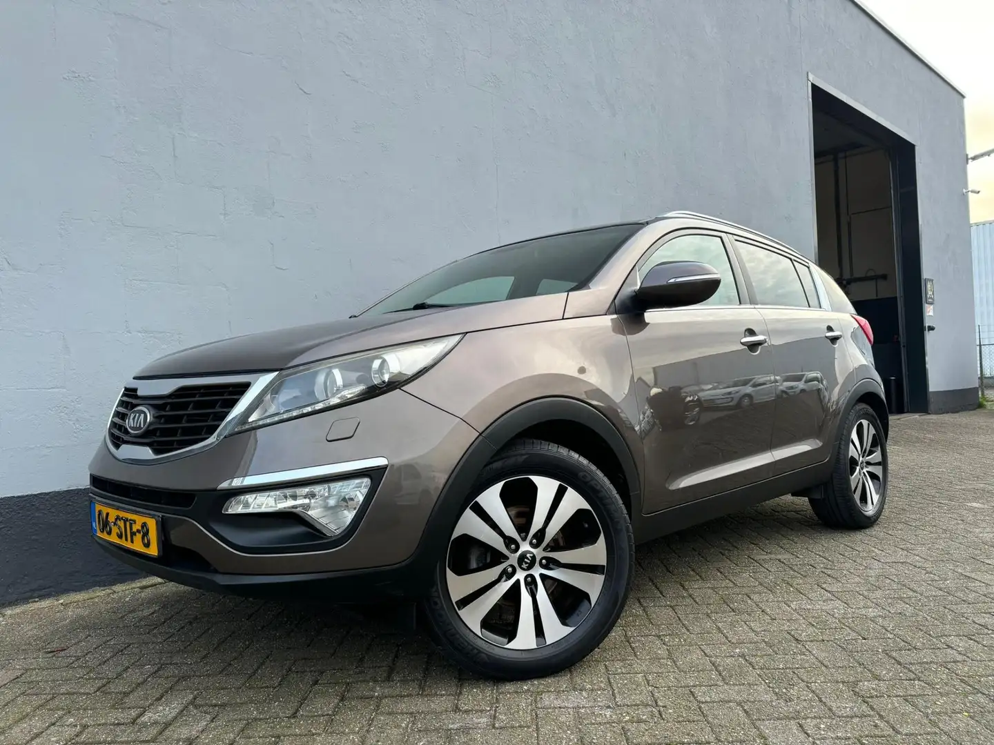 Kia Sportage 2.0 X-clusive - Lederen Interieur - Stoel V.W. Brun - 1