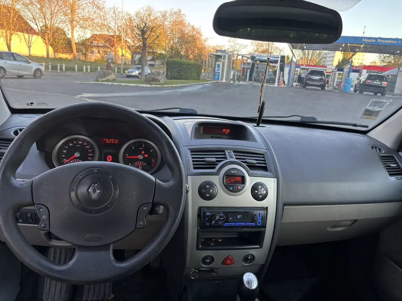 Renault Megane Citadine 5 portes — photo 7