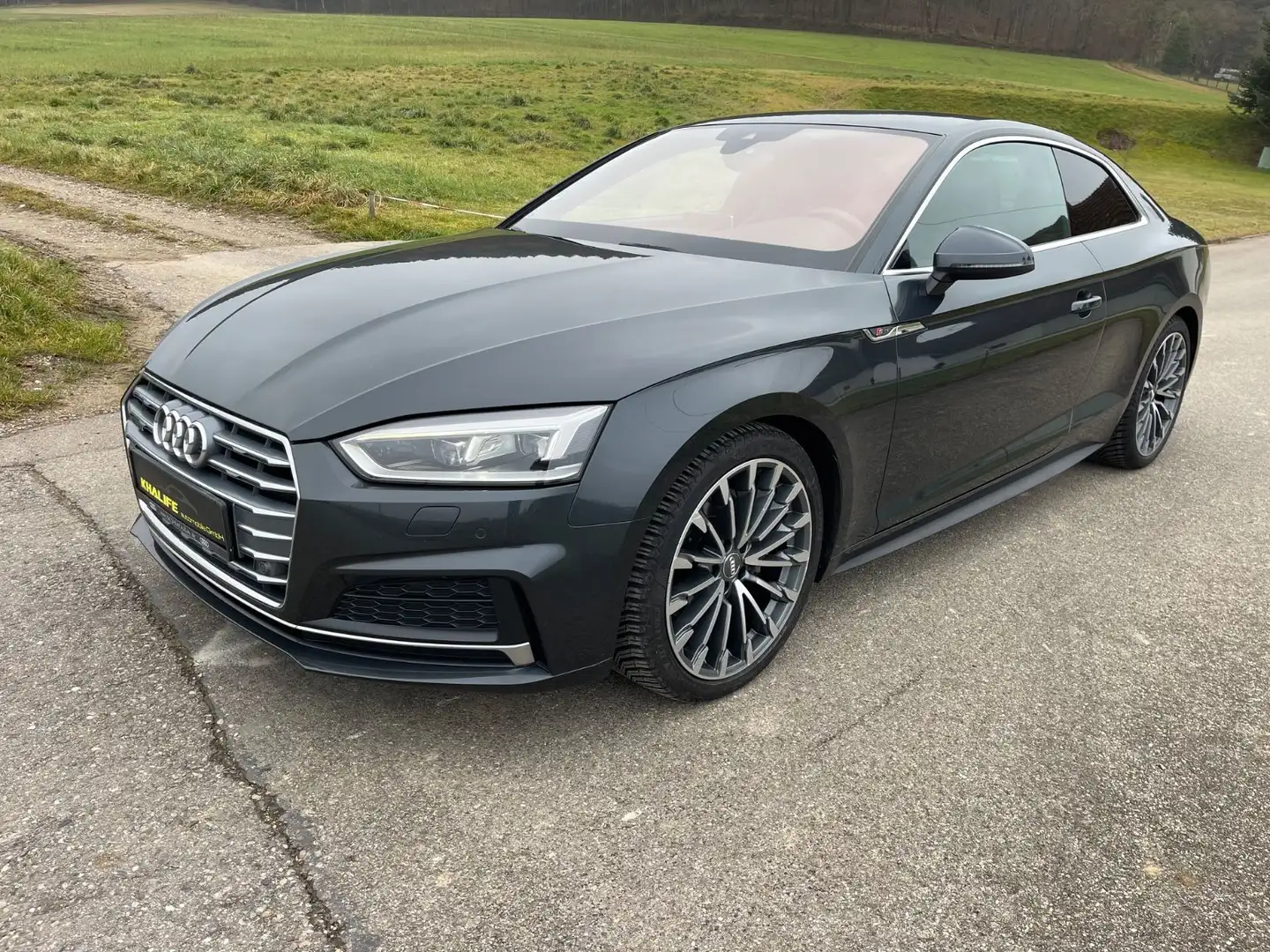 Audi A5 Coupe quattro S-Line Grau - 1