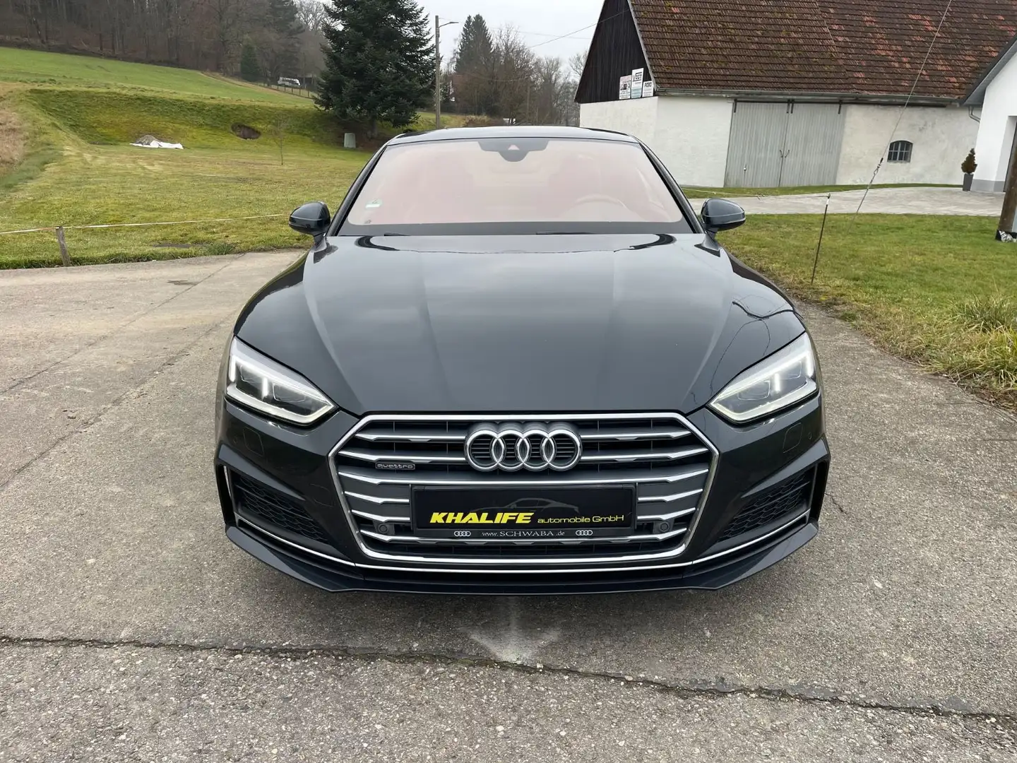 Audi A5 Coupe quattro S-Line Grau - 2
