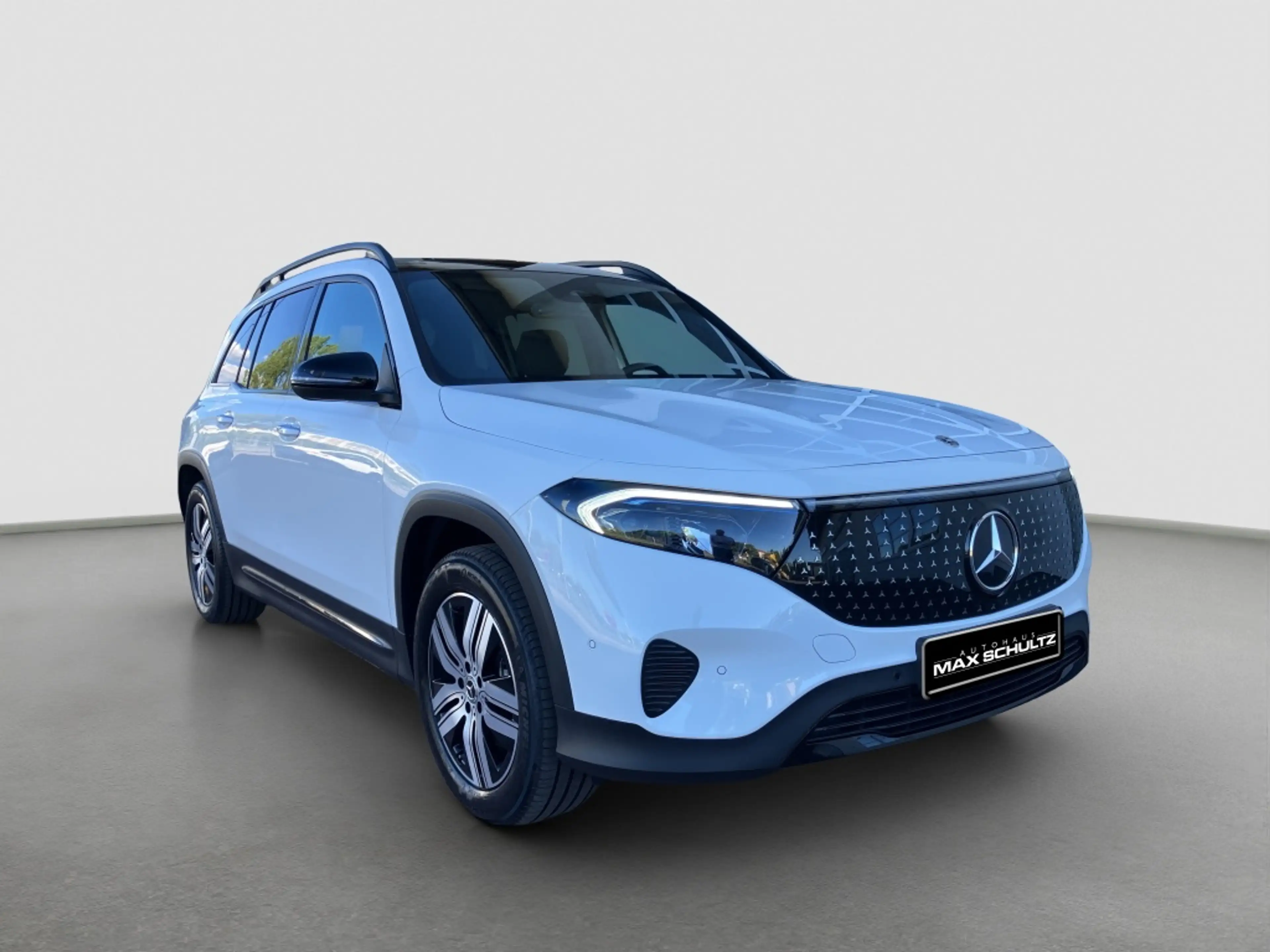 Mercedes-Benz EQB 350 4M NIGHT*PANO*AHK*KEYL*TOTW*KAM*LED — photo 3