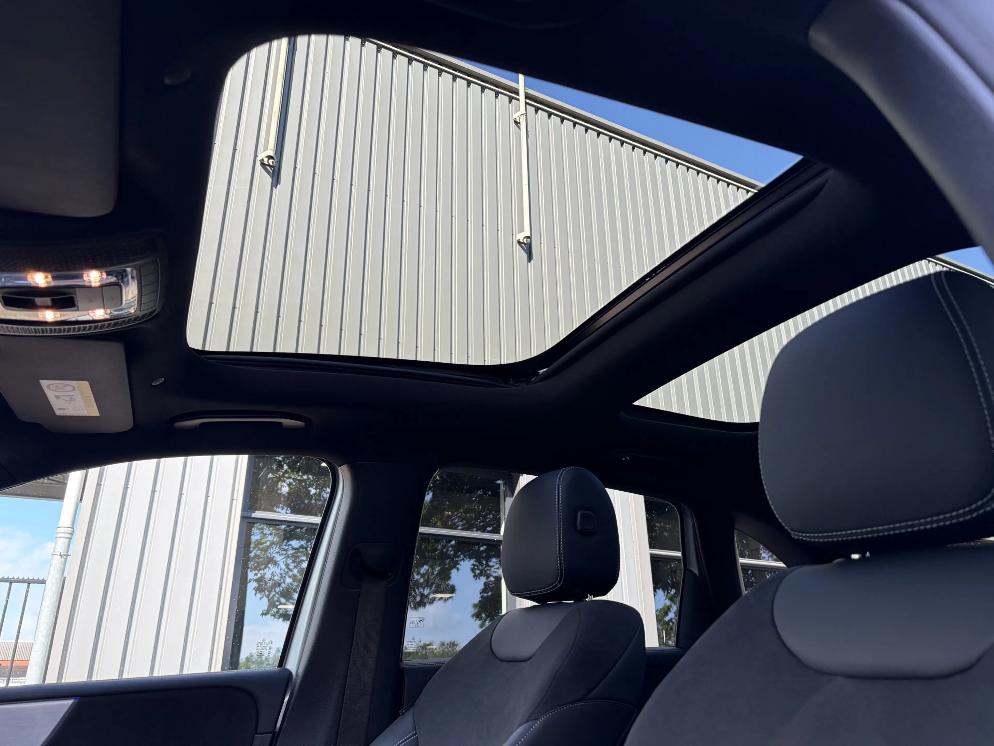 Mercedes-Benz B 250 e Premium AMG Line, Panoramadak, Augmented Reality — photo 13