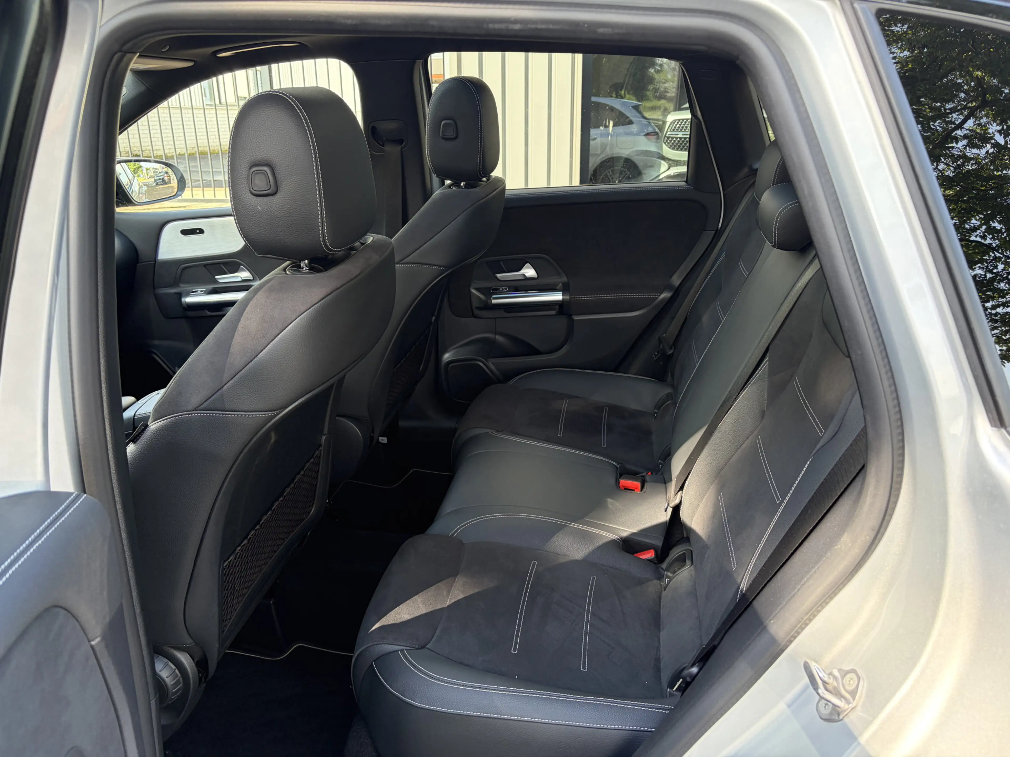 Mercedes-Benz B 250 e Premium AMG Line, Panoramadak, Augmented Reality — photo 12