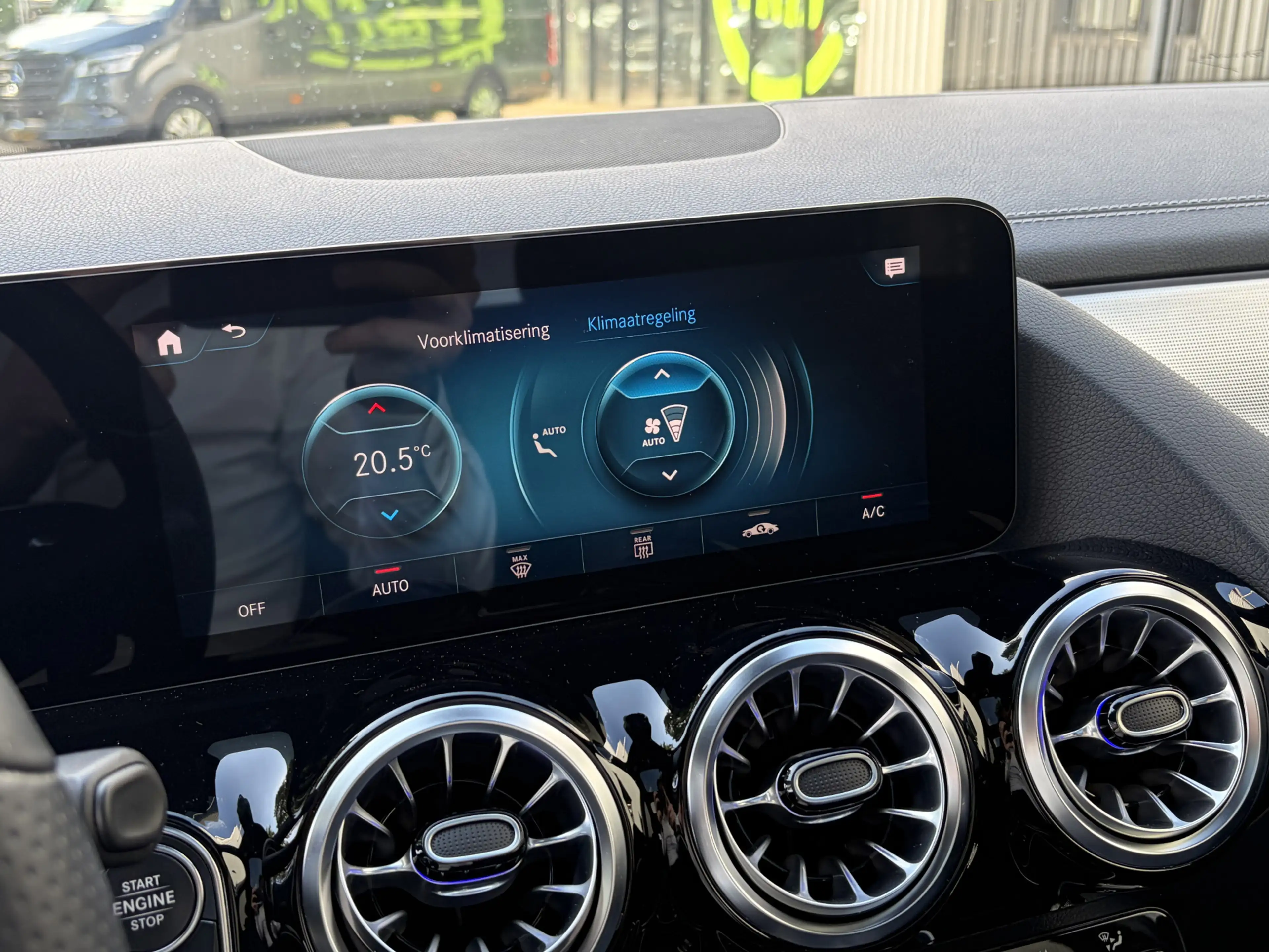 Mercedes-Benz B 250 e Premium AMG Line, Panoramadak, Augmented Reality — photo 33