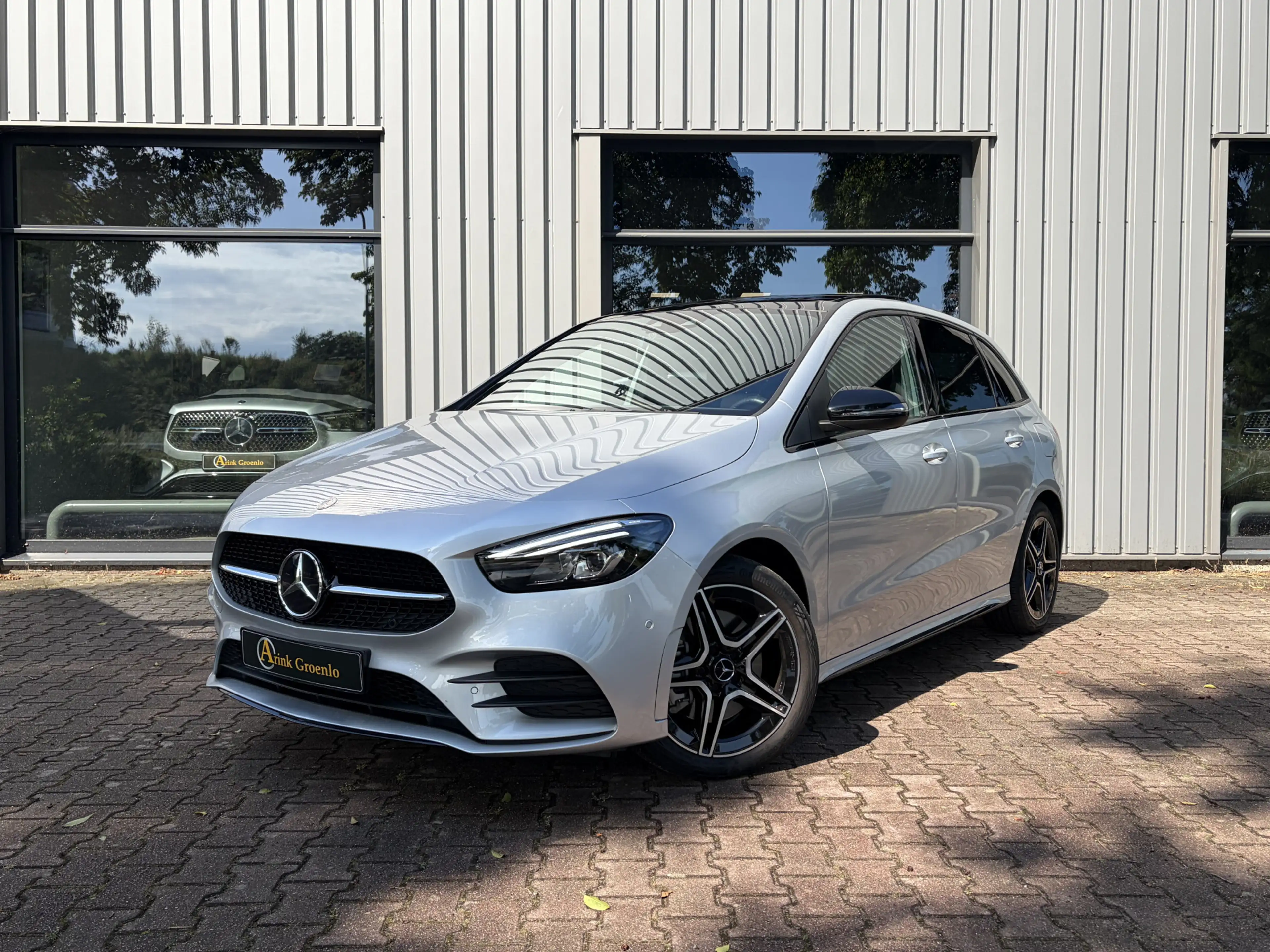 Mercedes-Benz B 250 e Premium AMG Line, Panoramadak, Augmented Reality