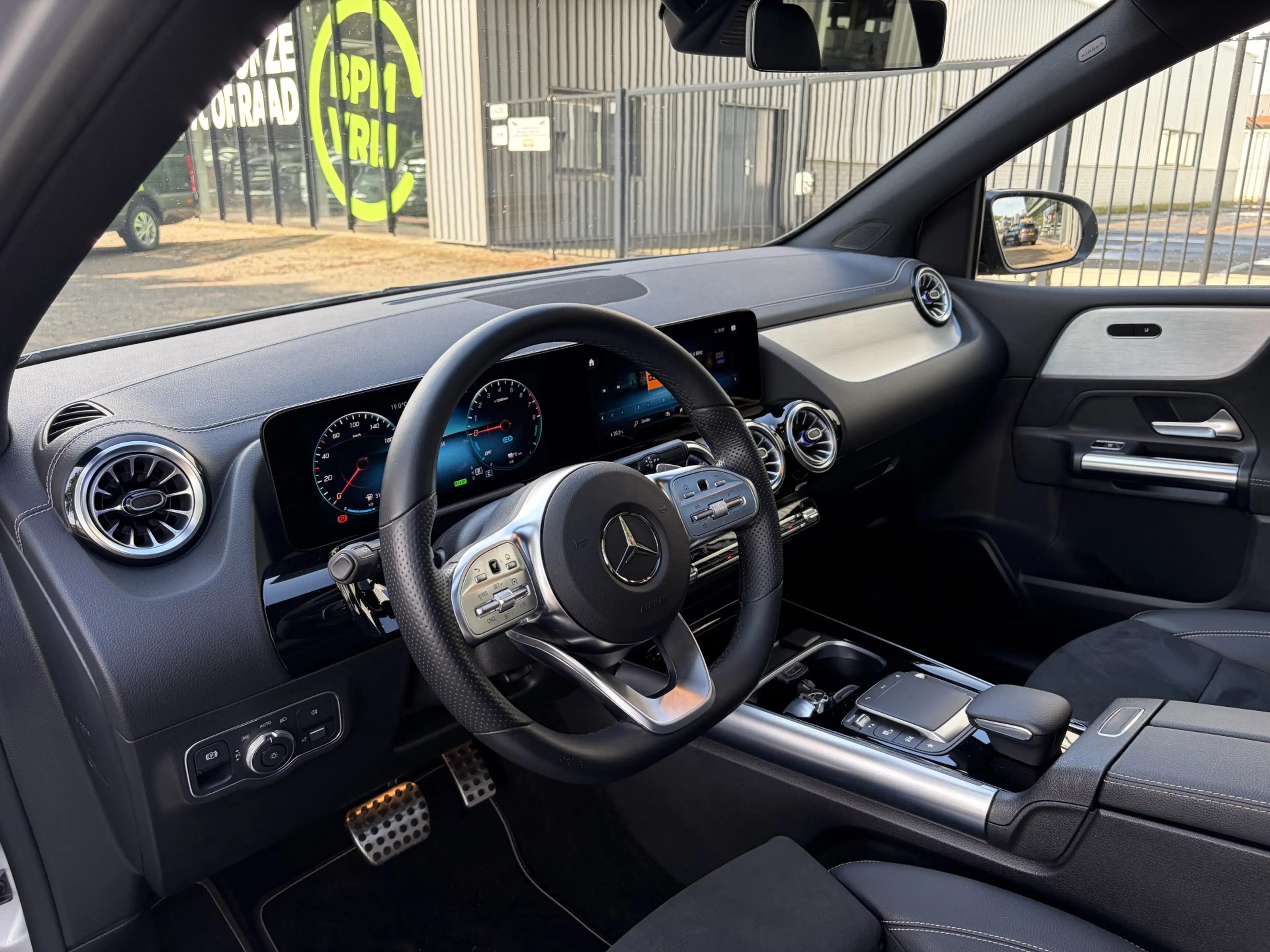 Mercedes-Benz B 250 e Premium AMG Line, Panoramadak, Augmented Reality — photo 10