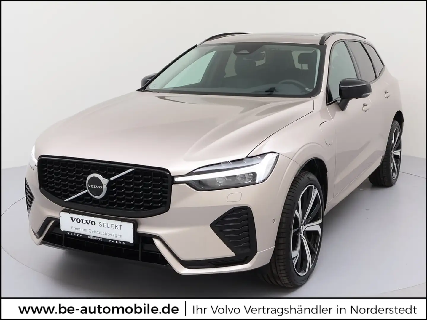Volvo XC60 T6 AWD Ultra Dark Recharge Plug-In Hybrid Beige - 1