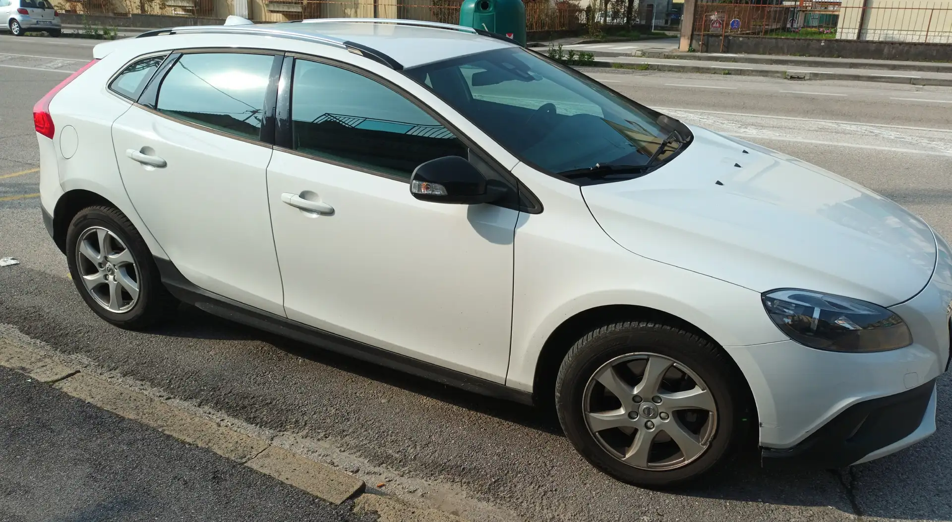 Volvo V40 Cross Country V40 II 2012 Cross Country 2.0 d2 Momentum my17 Bianco - 1