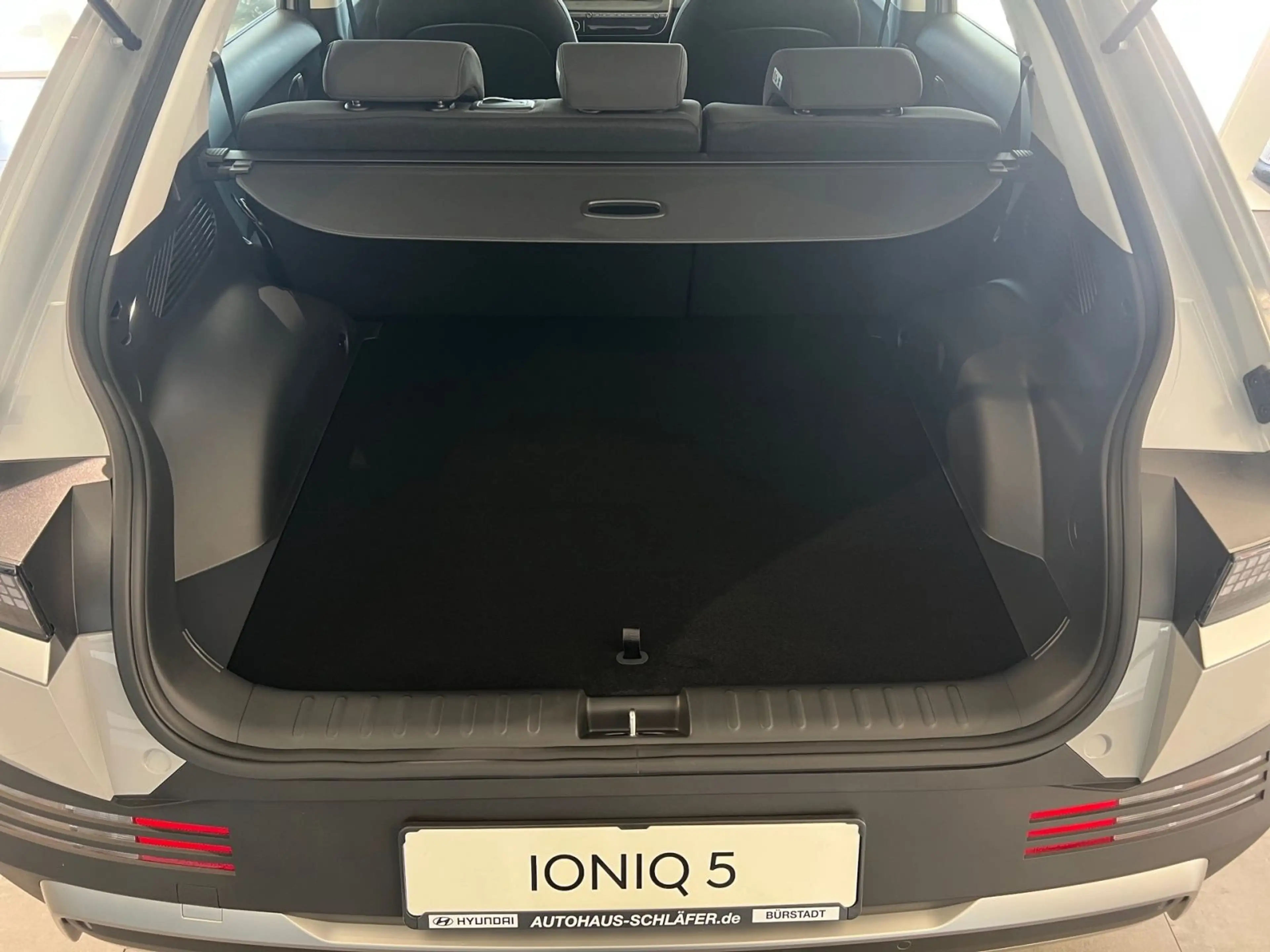 Hyundai IONIQ 5 Elektro 63 kWh Wärmepumpe Navi LED — photo 12