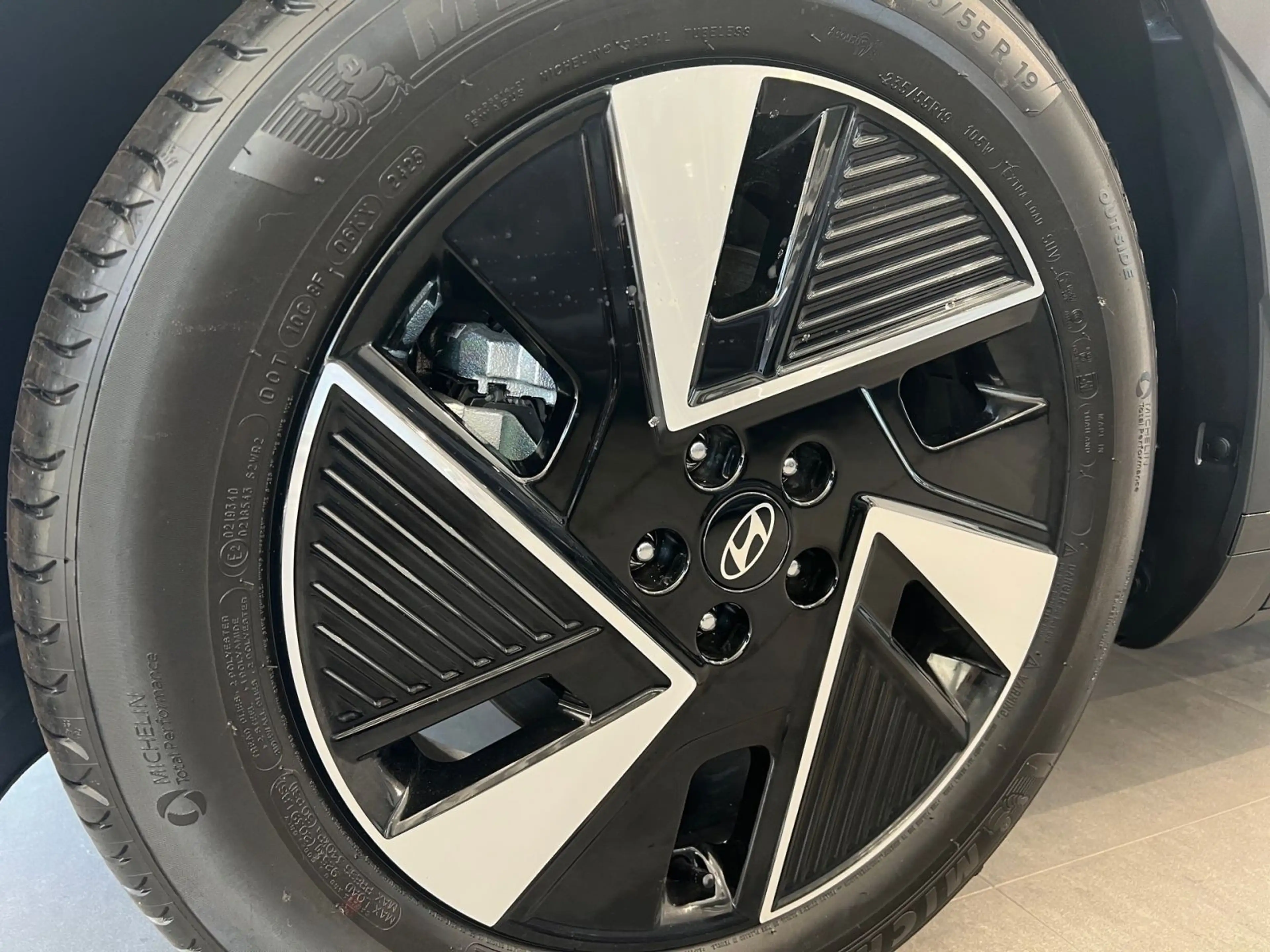 Hyundai IONIQ 5 Elektro 63 kWh Wärmepumpe Navi LED — photo 11