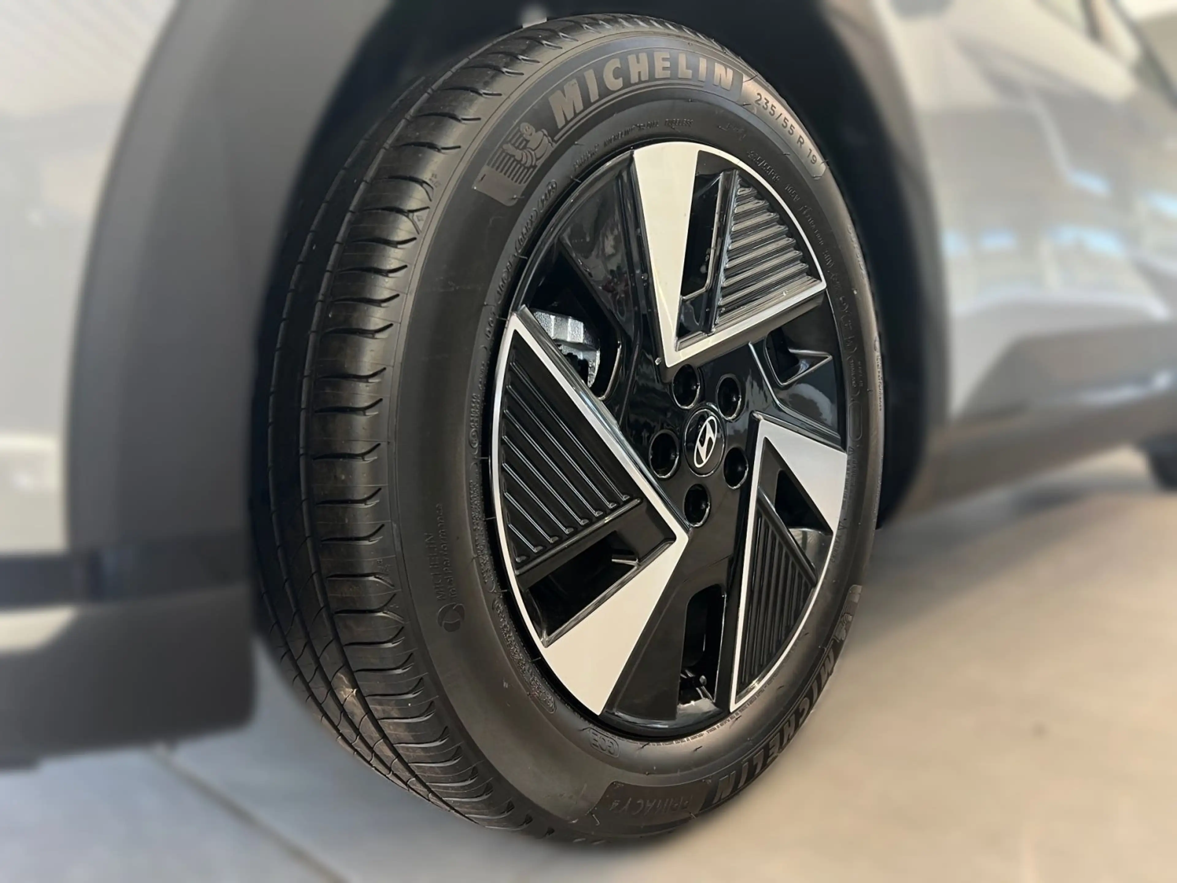 Hyundai IONIQ 5 Elektro 63 kWh Wärmepumpe Navi LED — photo 9