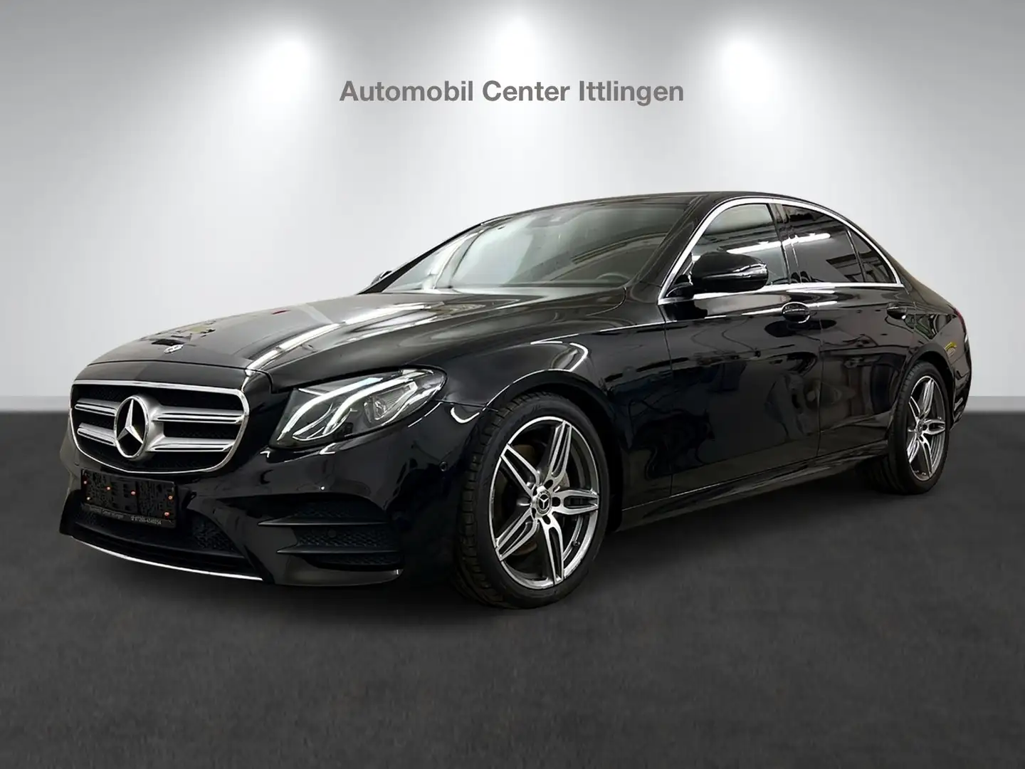Mercedes-Benz E 200 3XAMG Line/LED-Schei/Navi/Kamera/Alu/Ambie Schwarz - 1