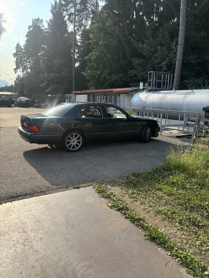 Lexus LS 400 Aut., foto 3