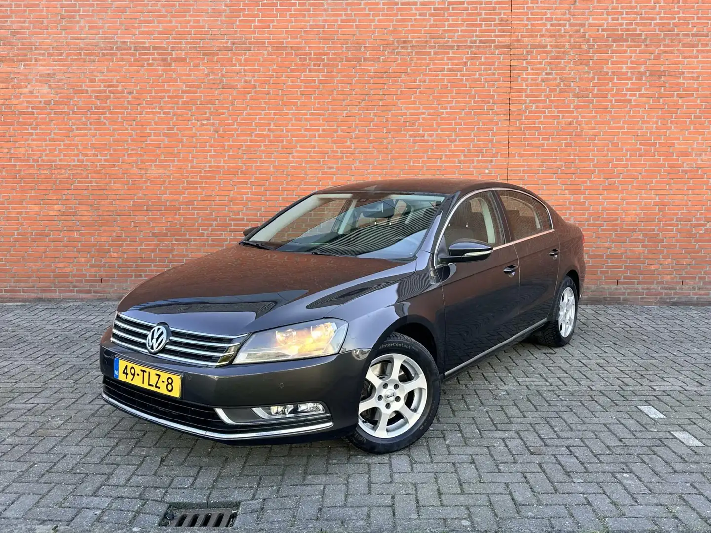 Volkswagen Passat 1.4 TSI Easyline BlueMotion|NAVI|CRUISE Marrón - 1