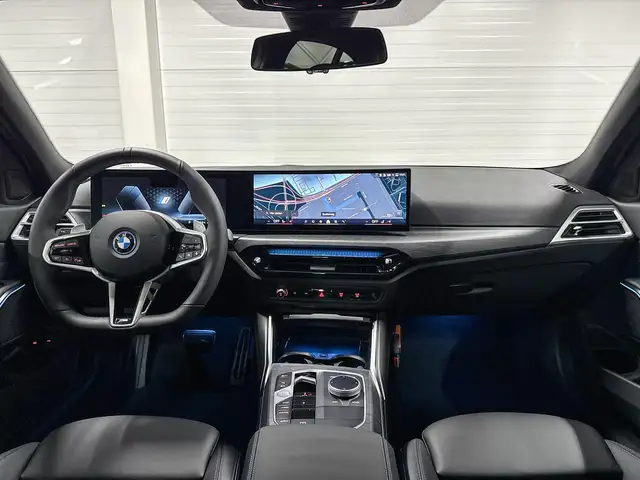 BMW 3 Series view 12