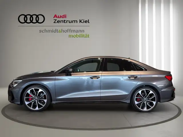 Audi S3 view 3