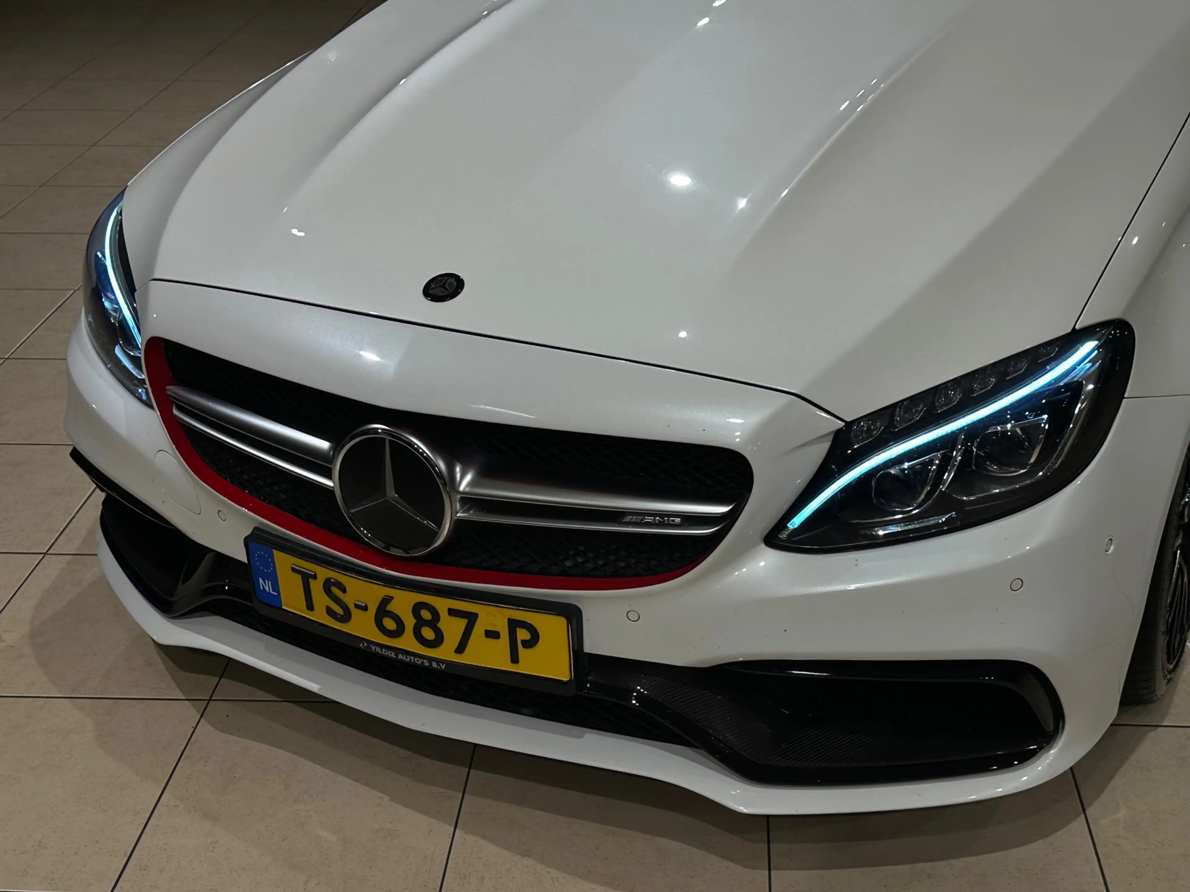 Mercedes-Benz C 63 AMG C S EDITION 1/CERAMIC/CARBON/PANO/DTR/VOLL — photo 3