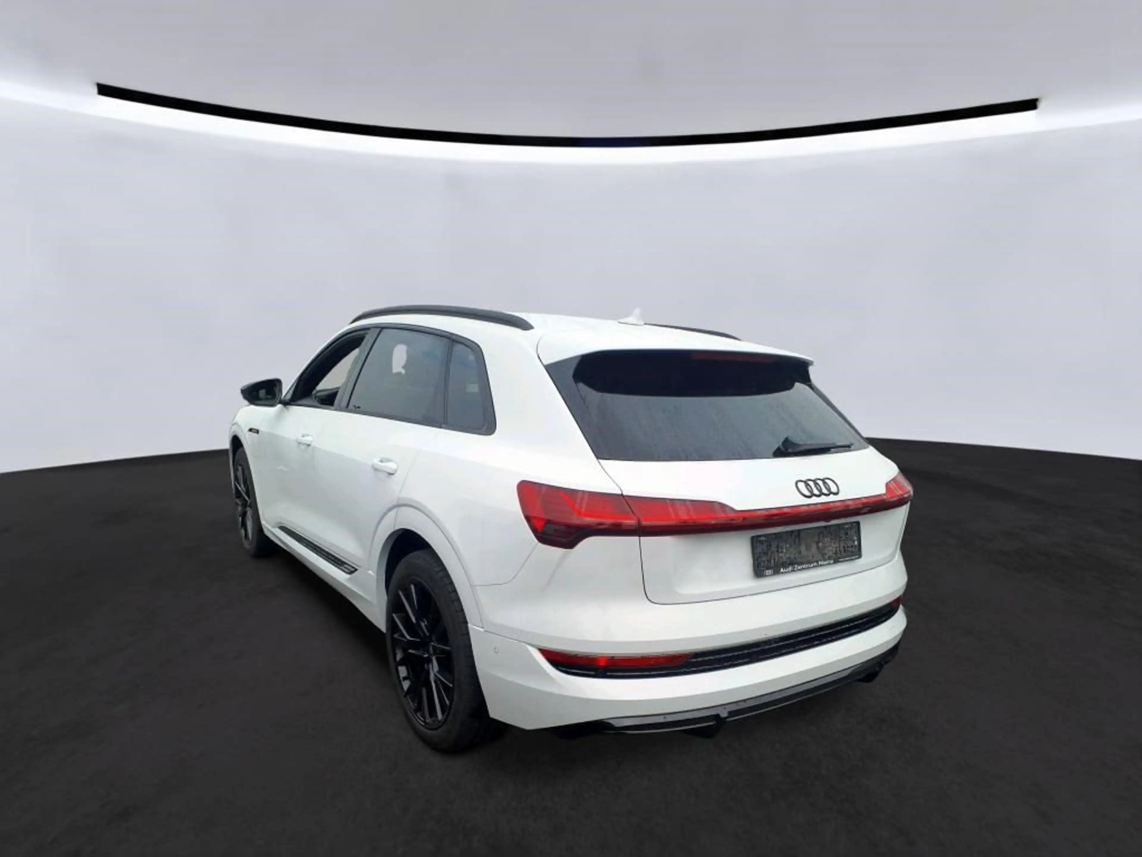 Audi e-tron 55 quattro S-line black edition AHK/KAMERA — photo 3