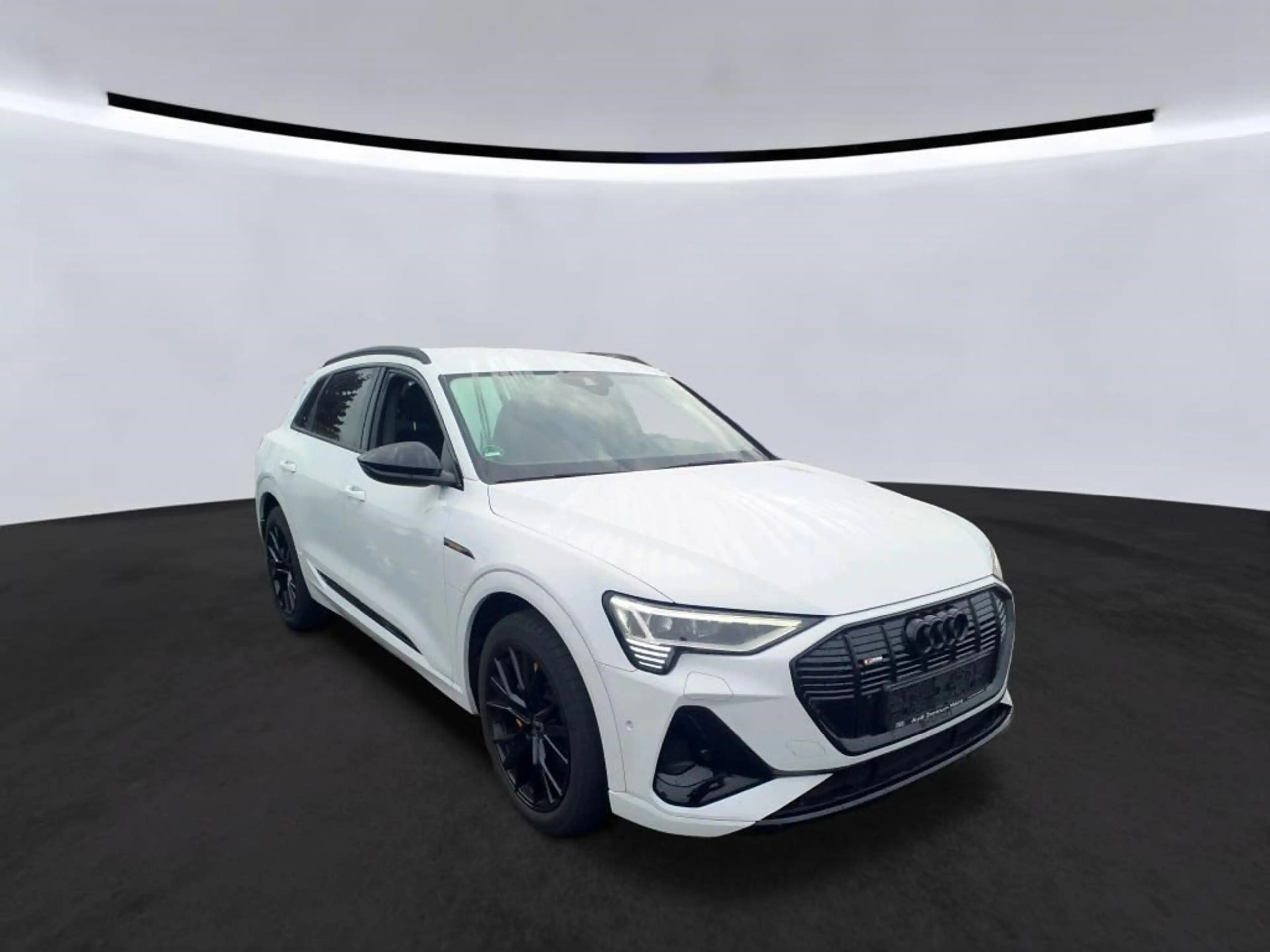 Audi e-tron 55 quattro S-line black edition AHK/KAMERA — photo 2
