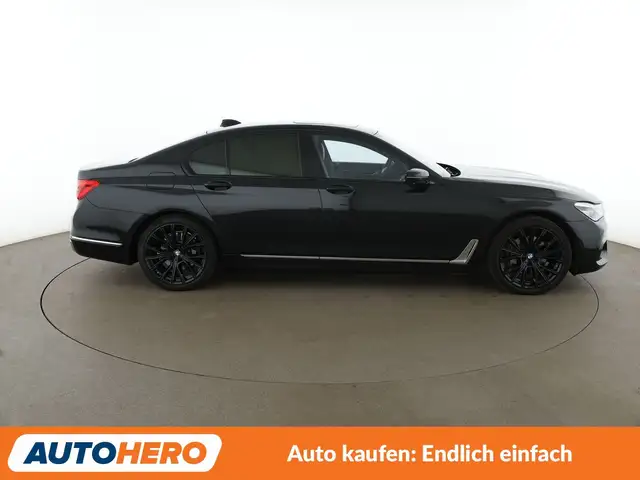 BMW 7 Series view 7